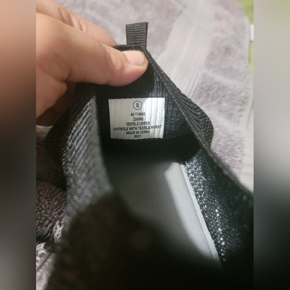 Tommy Bahama Black Sandals - Picture 7 of 7